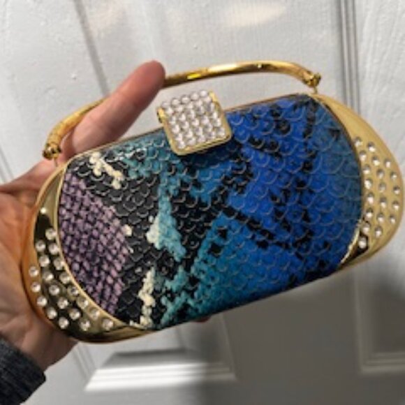 BCBG XS Party Dress Combo with High Heel Pump and Clutch - Picture 12 of 13